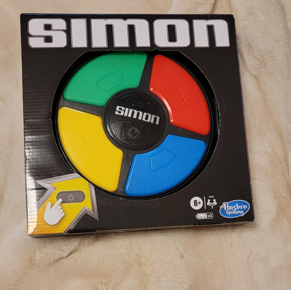 HASBRO SIMON GAME Electronic Memory Game.